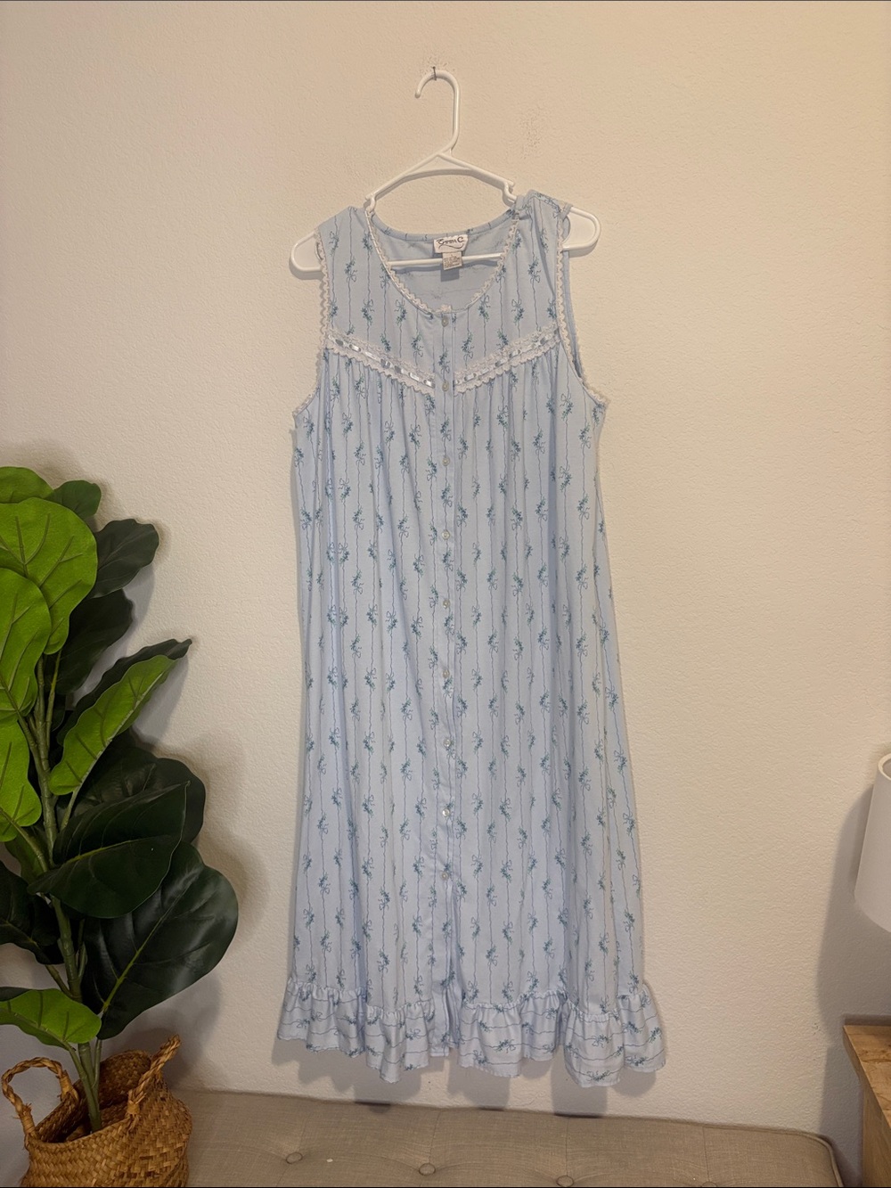 Emma C. Light Blue Floral Nightdress with Lace Trim Large